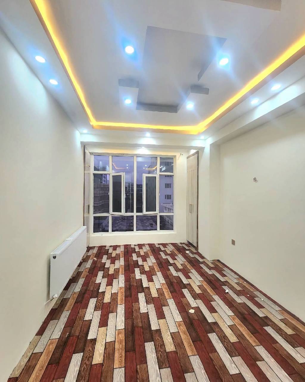 آپارتمان چهار اطاقه فروشی پروژه تایمنی، کابل