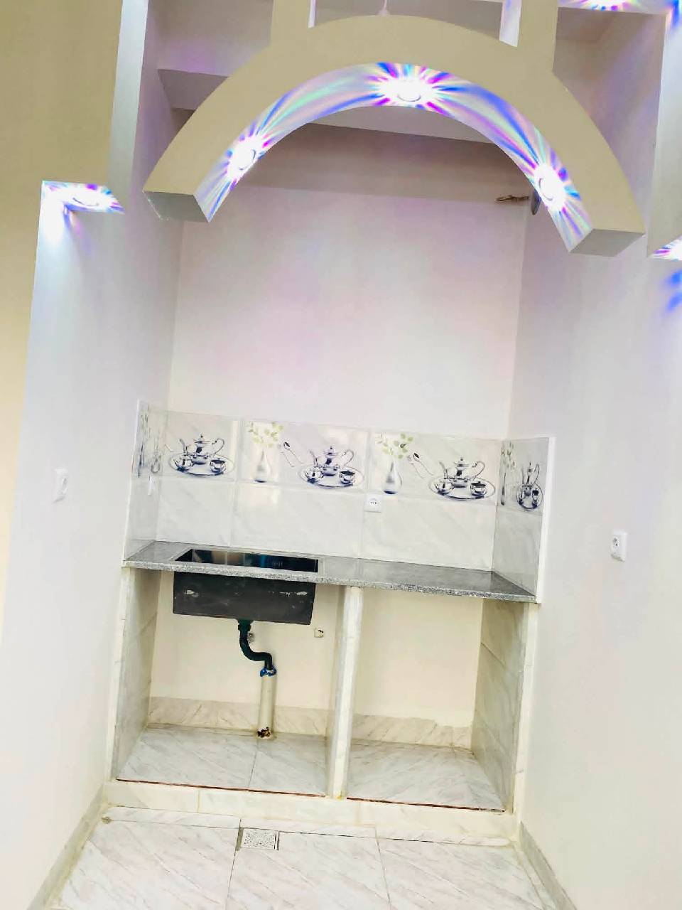 آپارتمان یک اطاقه کرایی عقب بانک ملی، مزارشریف
