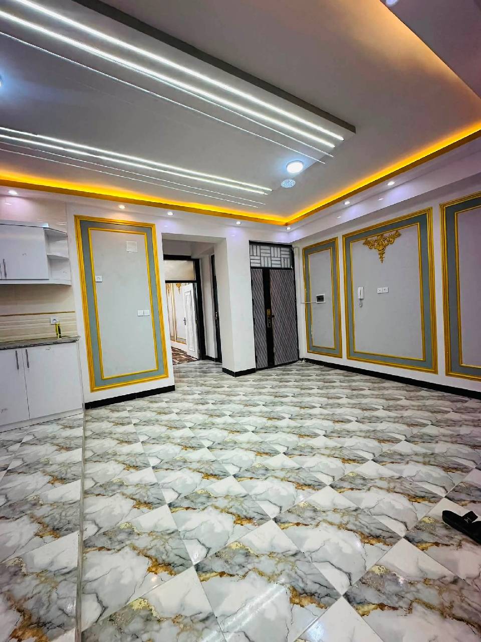 آپارتمان سه اطاقه فروشی ناحیه پانزده، کابل