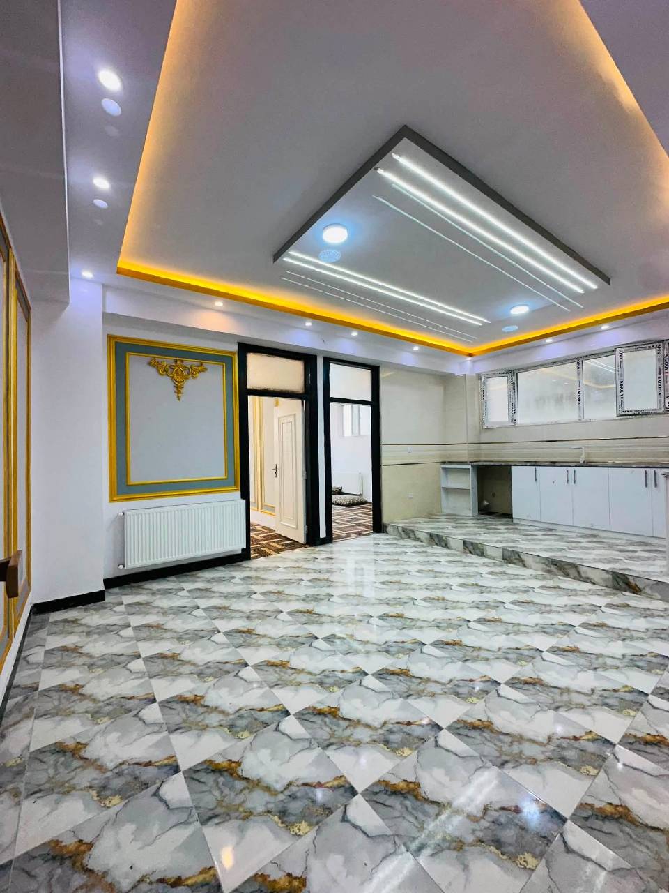 آپارتمان سه اطاقه فروشی ناحیه پانزده، کابل