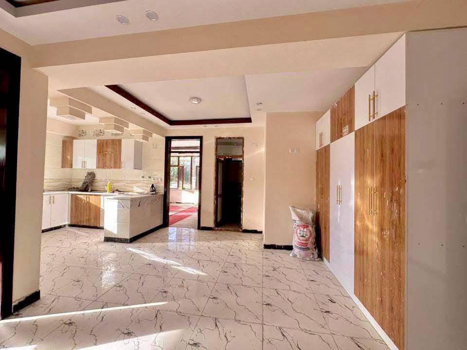 آپارتمان سه اطاقه گرویی چهاراهی گل سرخ، کابل