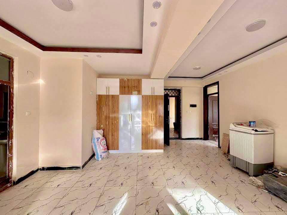 آپارتمان سه اطاقه گرویی چهاراهی گل سرخ، کابل