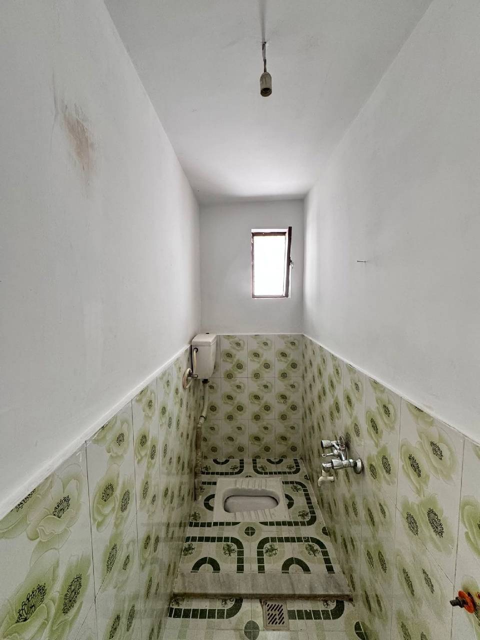 خانه فروشی هفت اتاقه-کابل ناحیه 13