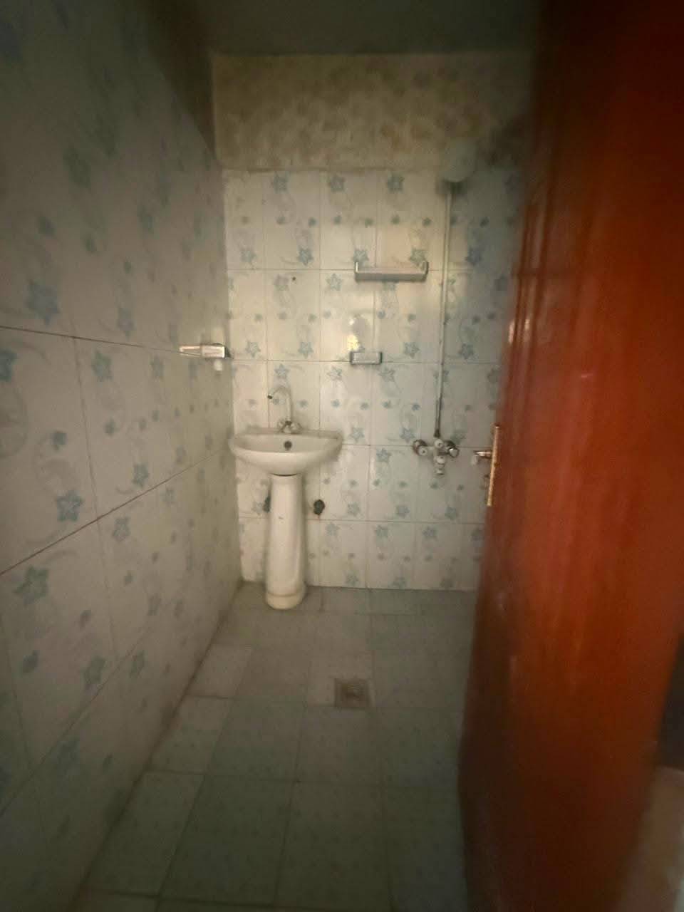 آپارتمان سه اطاقه کرایی پروژه تایمنی، کابل