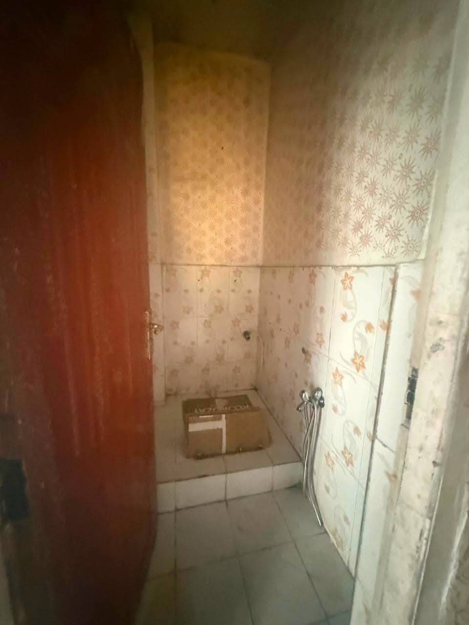 آپارتمان سه اطاقه کرایی پروژه تایمنی، کابل
