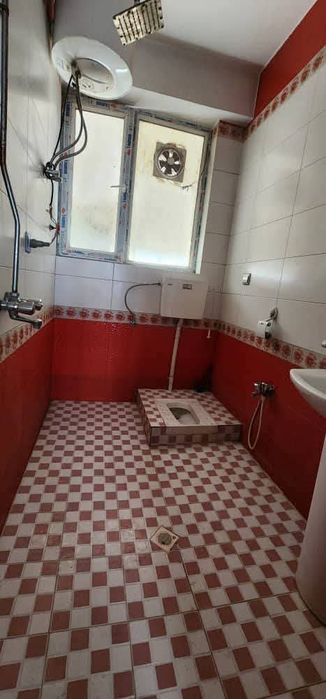 آپارتمان پنج اطاقه کرایی چهاراهی گل سرخ، کابل