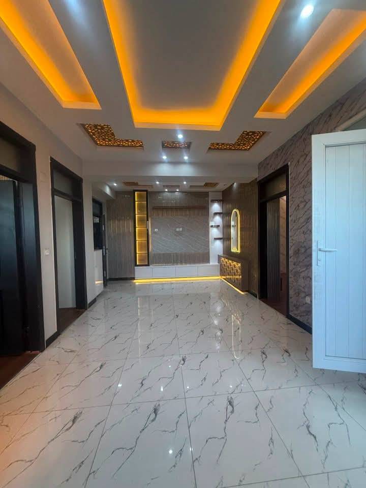 آپارتمان چهار اطاقه گرویی چهاراهی اسپ ها، کابل