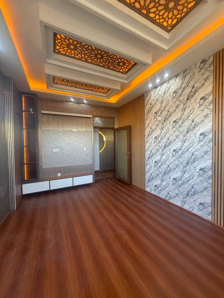 آپارتمان چهار اطاقه گرویی چهاراهی اسپ ها، کابل