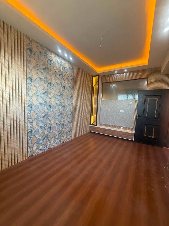 آپارتمان چهار اطاقه گرویی چهاراهی اسپ ها، کابل