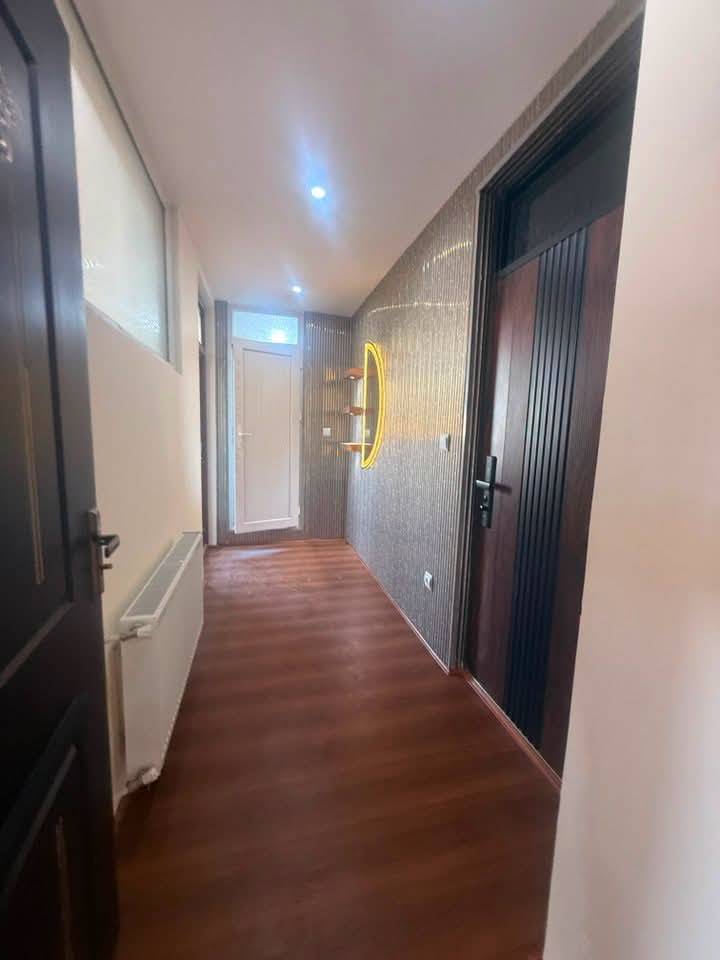 آپارتمان چهار اطاقه گرویی چهاراهی اسپ ها، کابل
