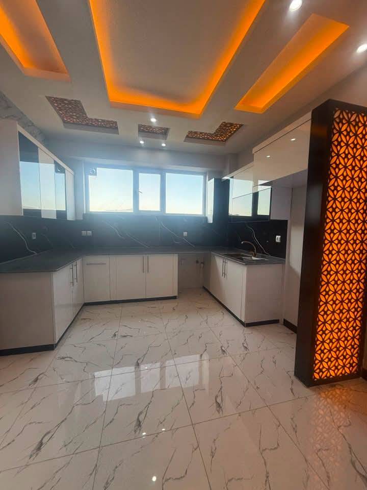 آپارتمان چهار اطاقه گرویی چهاراهی اسپ ها، کابل