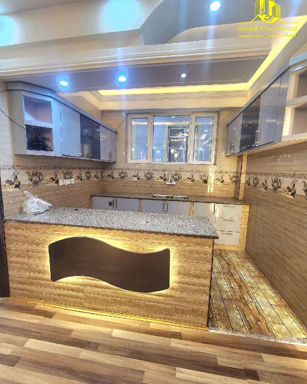 آپارتمان چهار اطاقه فروشی پروژه تایمنی، کابل
