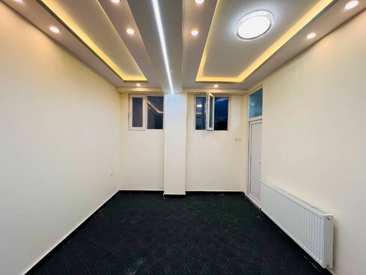 آپارتمان های چهار اطاقه فروشی پروژه تایمنی، کابل