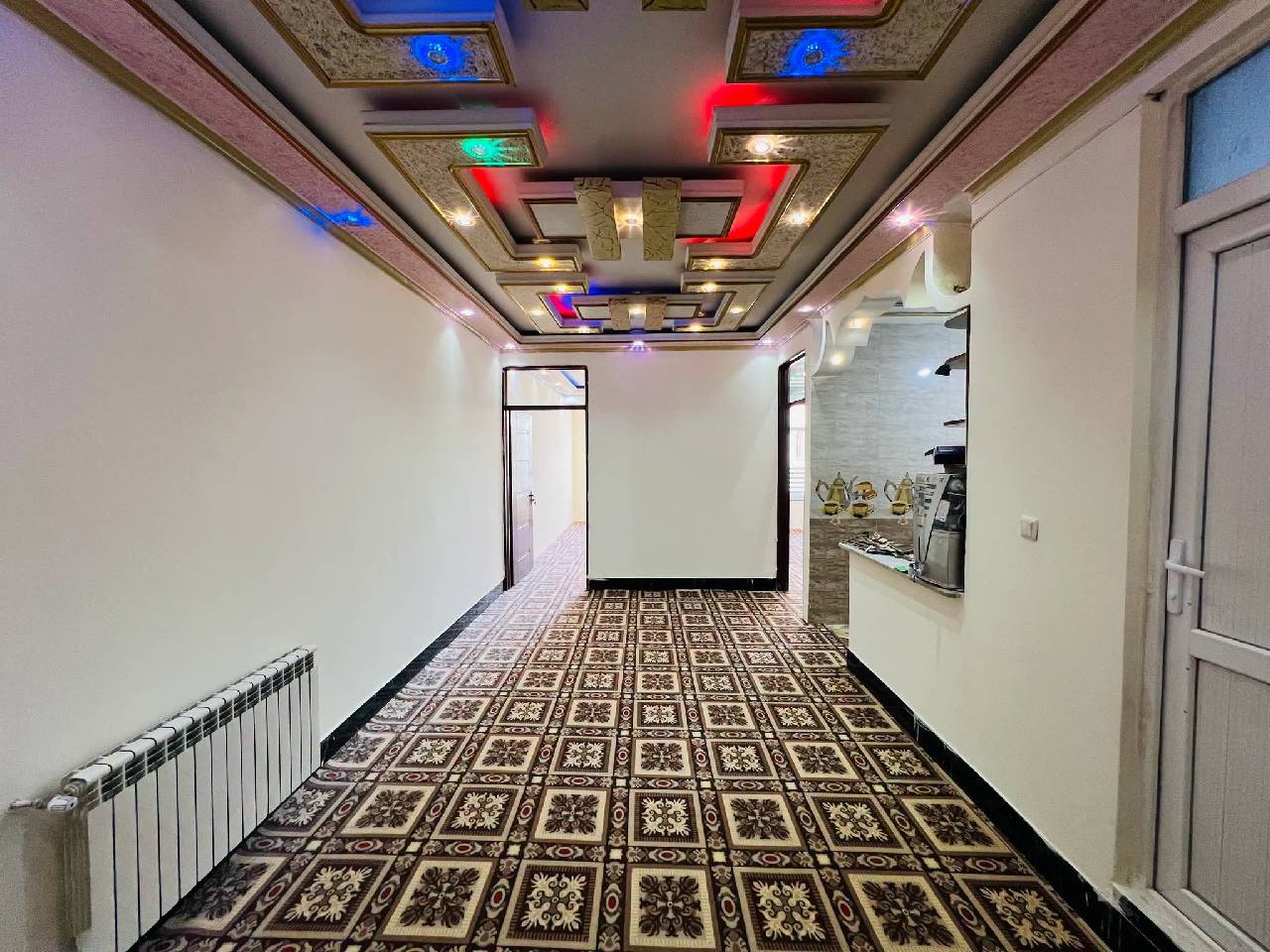آپارتمان سه اطاقه فروشی ناحیه پانزده، کابل