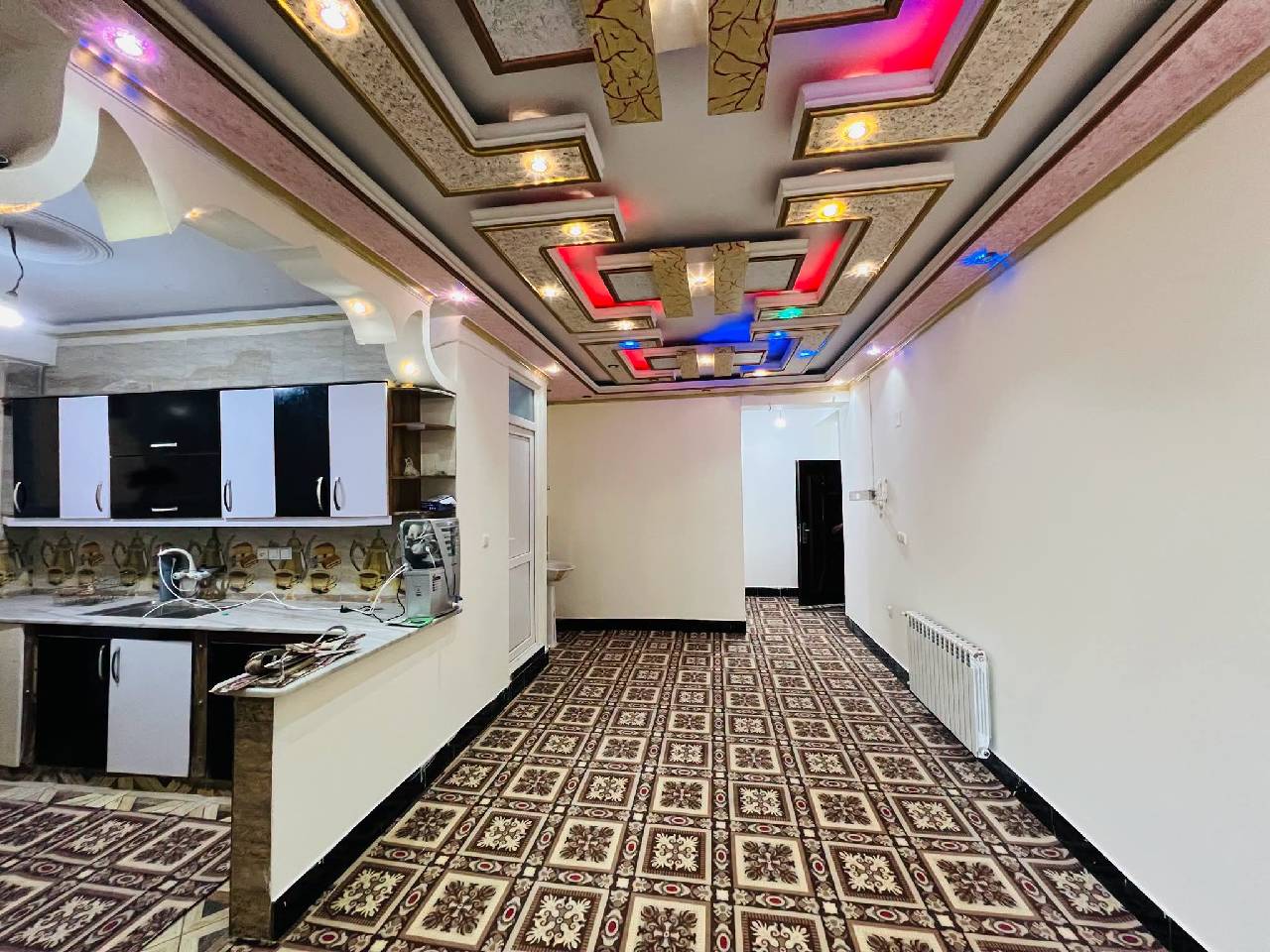 آپارتمان سه اطاقه فروشی ناحیه پانزده، کابل