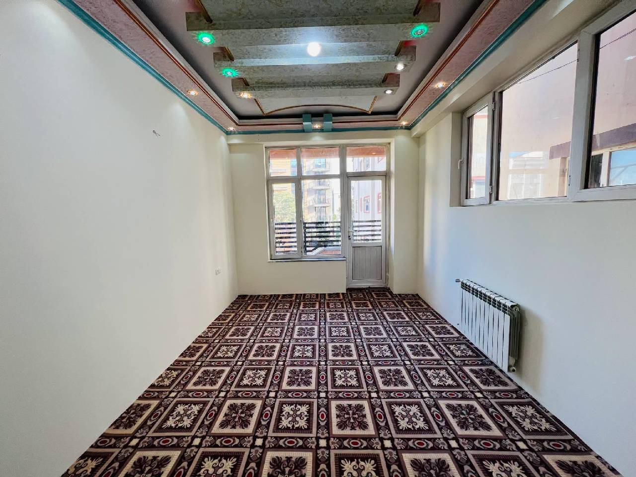 آپارتمان سه اطاقه فروشی ناحیه پانزده، کابل