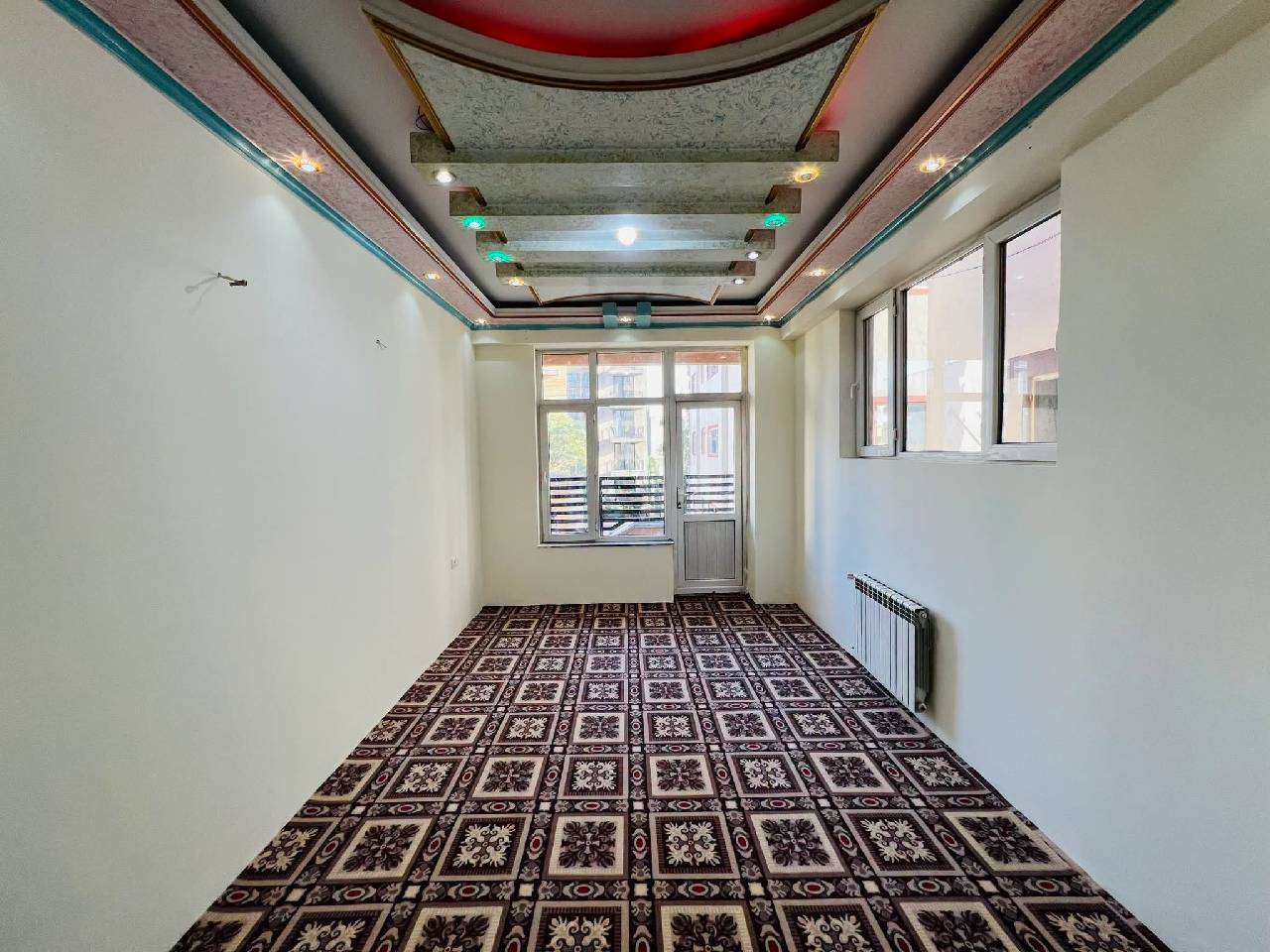 آپارتمان سه اطاقه فروشی ناحیه پانزده، کابل