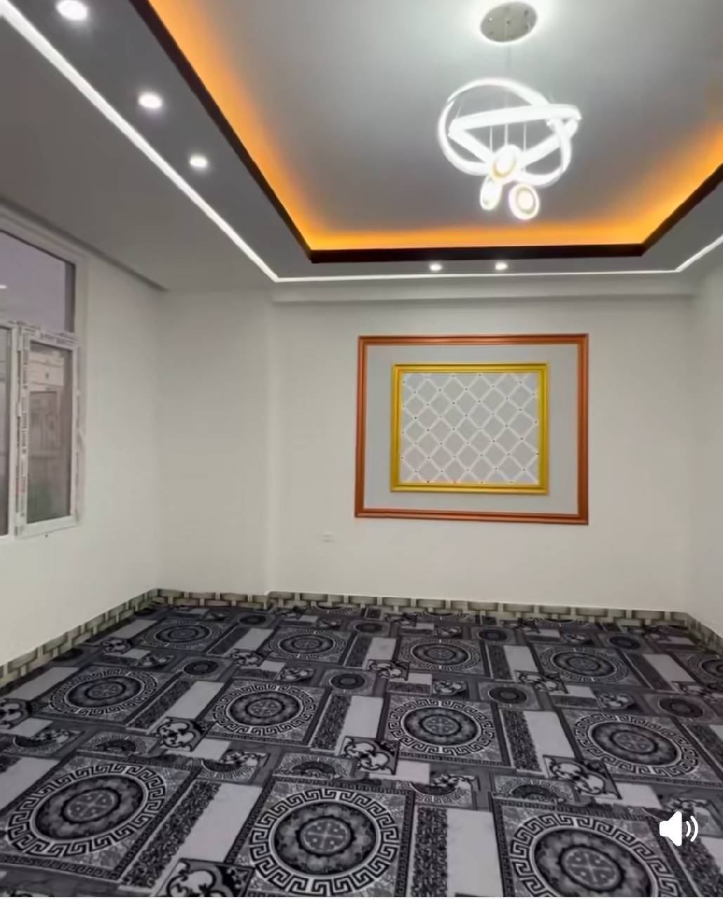 خانه سه طبقه چهار اتاقه-هرات نزدیک سرک عمومی ابریشم