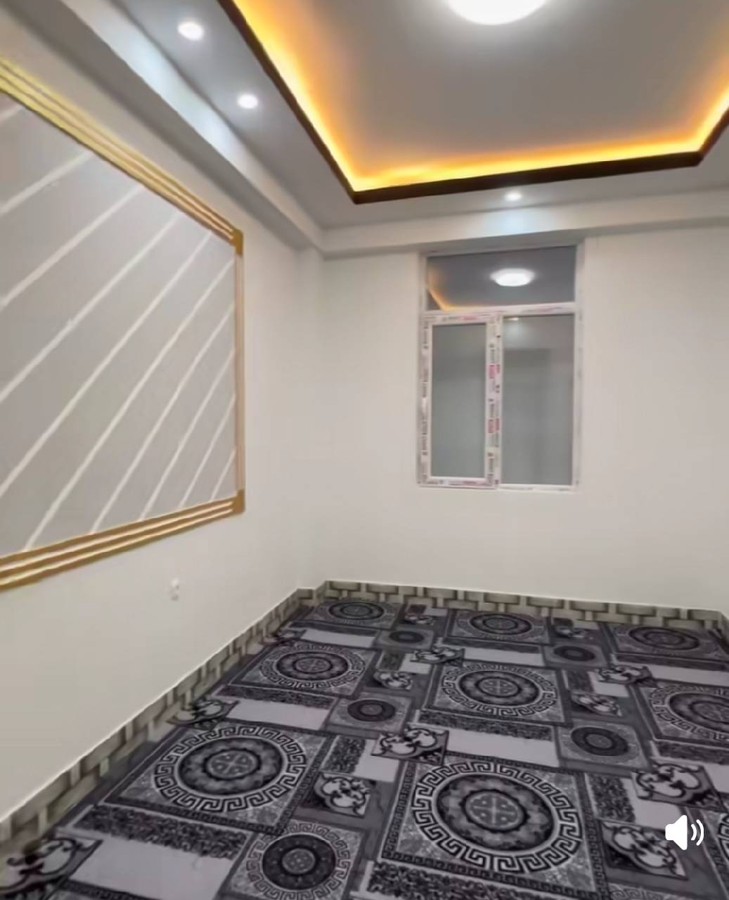 خانه سه طبقه چهار اتاقه-هرات نزدیک سرک عمومی ابریشم