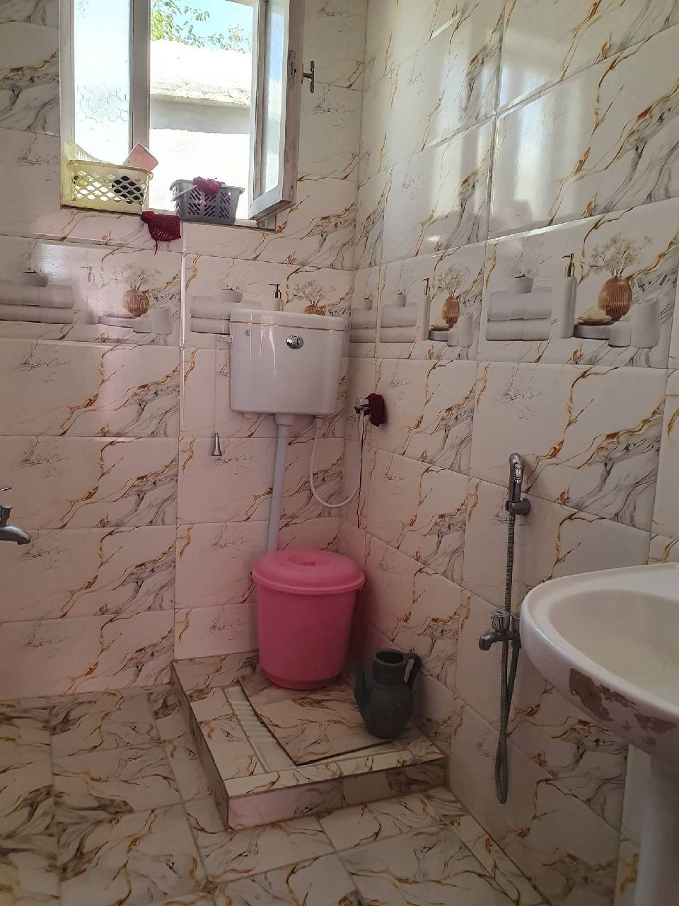 یک در بند حویلی فروشی، ناحیه ششم _کابل