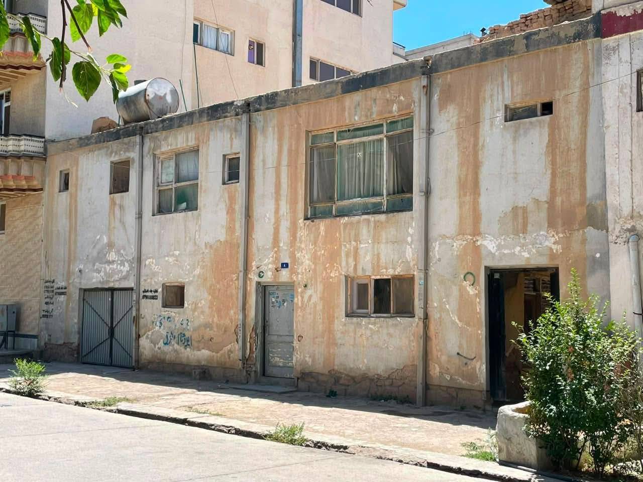 زمین فروشی به مساحت سه بسوه