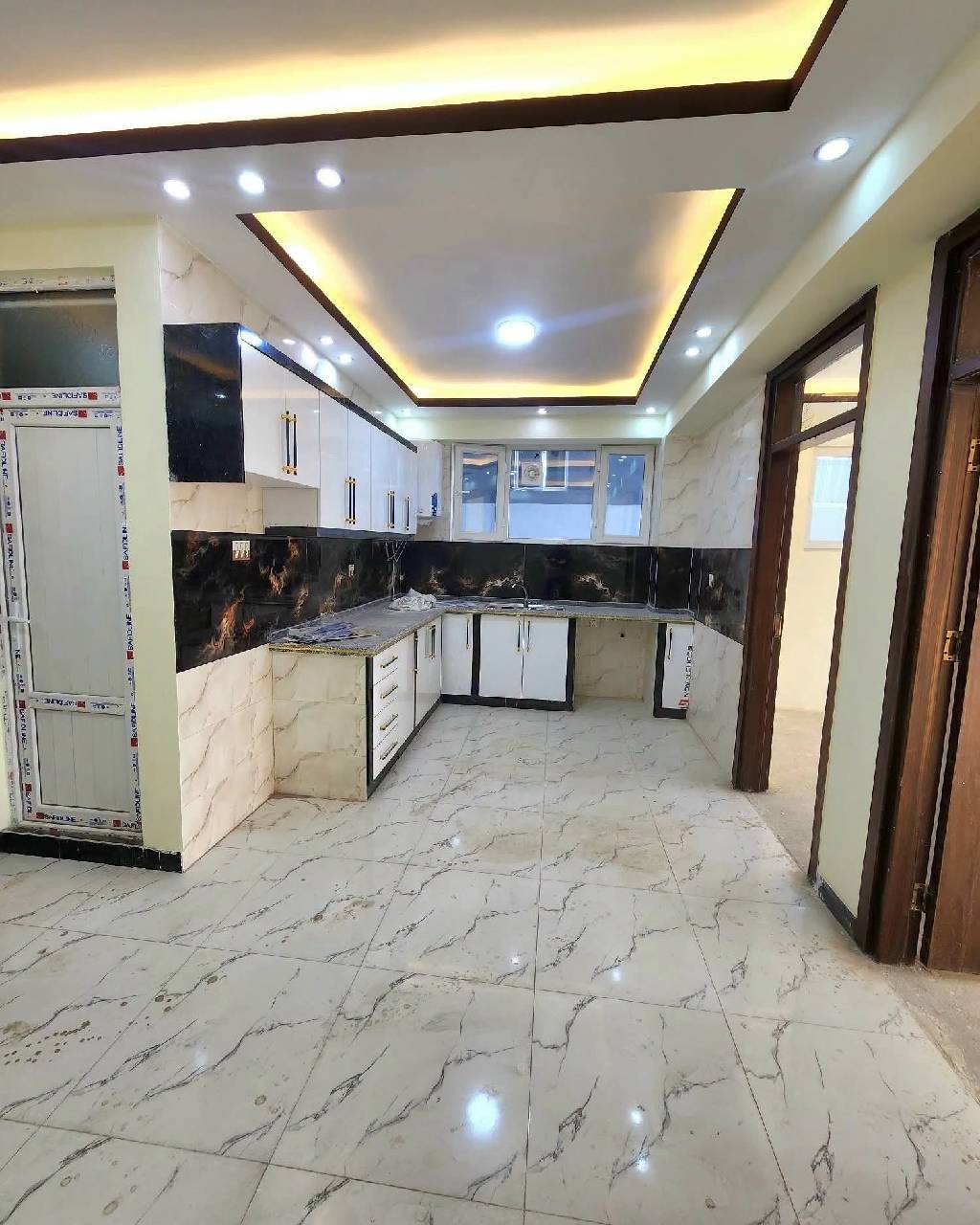 آپارتمان سه اطاقه نوساخت فروشی