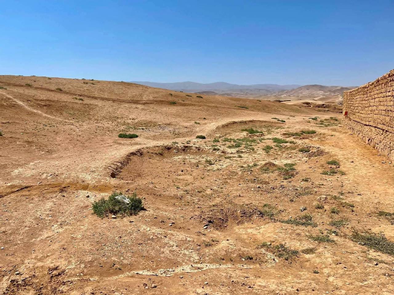 زمین فروشی مساحت۷۵۰متر مربع جنوب آنتن تلویزون ملی، غور