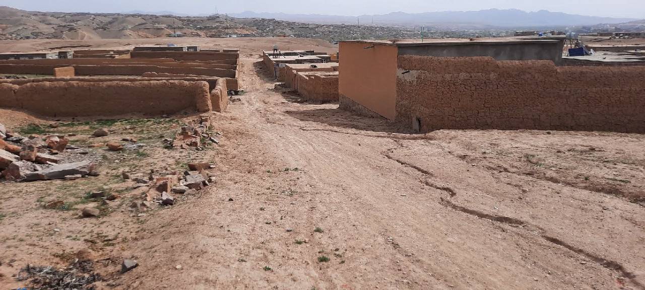 دو نمره زمین فروشی، فیروز کوه _غور
