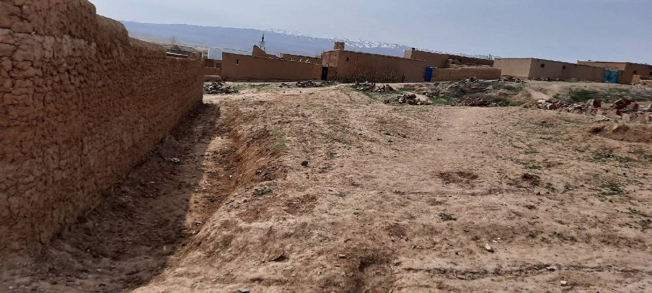 دو نمره زمین فروشی، فیروز کوه _غور