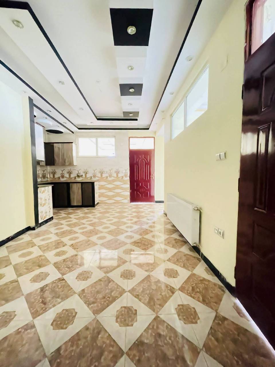 آپارتمان سه اطاقه گرویی چهاراهی گل سرخ، کابل