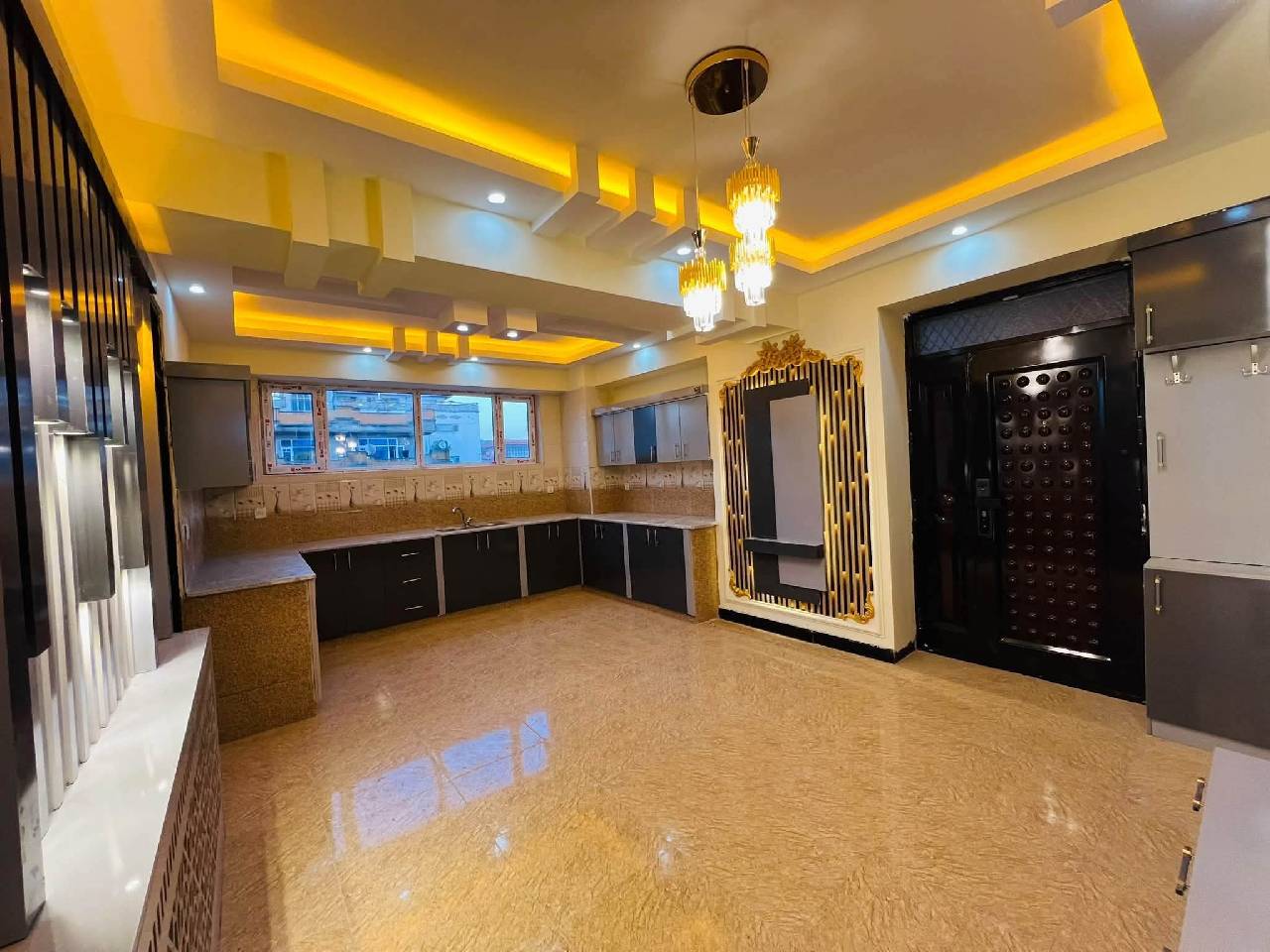 آپارتمان چهار اطاقه فروشی پروژه تایمنی، کابل