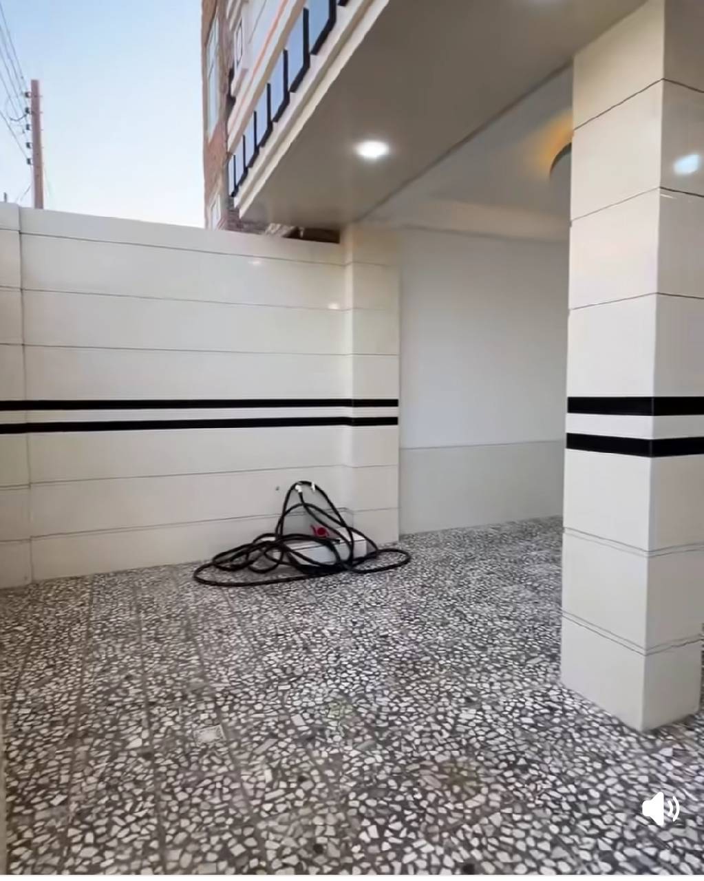 ⁨ 🏡 خانه سه‌طبقه پنج اتاقه-هرات